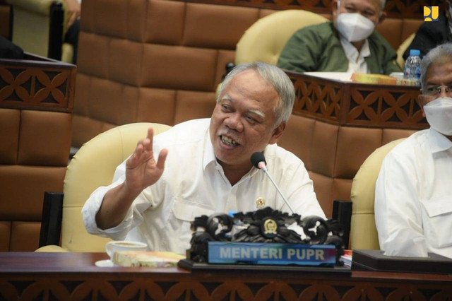 Menteri PUPR Basuki Hadimuljono dalam Rapat Kerja dengan Komisi V DPR RI, Senin (28/11/2022). Foto: Dok. Kementerian PUPR