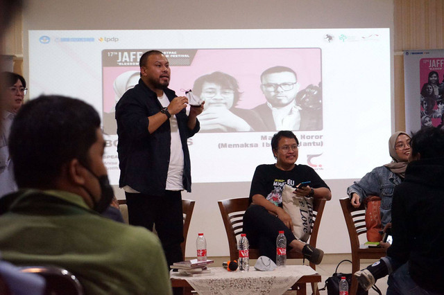 Joko Anwar saat mengisi diskusi di JAFF 2022 di Yogyakarta. Foto: Arif UT