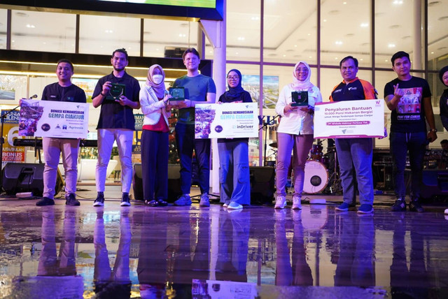 Gulirkan Humanesia, Dompet Dhuafa gelar Sound Of Humanity turut hadir dalam acara ini Suci Nuzleni Qadarsih selaku General Manager Marketing Communication Dompet Dhuafa, Haryo mojopahit selaku Kepala Disaster Management Center (DMC) dan Patricia Veronica selaku Marketing Communication Departement Head Sedayu City. Dompet Dhuafa juga menginisiasi kegiatan ini dengan berkolaborasi bersama Mr. Jarwo, Indra The Rain, Vikri Rasta, Marjinal, Aldi Thaer, Abdel Achrian, Dini Andromeda