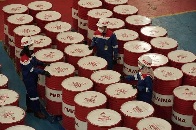 Ilustrasi produksi pelumas PT Pertamina Lubricants (PL), Sari Rachmi. Foto: Pertamina Lubricant