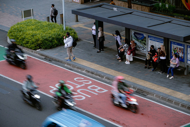 Suasana pekerja yang berkantor di kawasan Sudirman. Foto: Jamal Ramadhan/kumparan