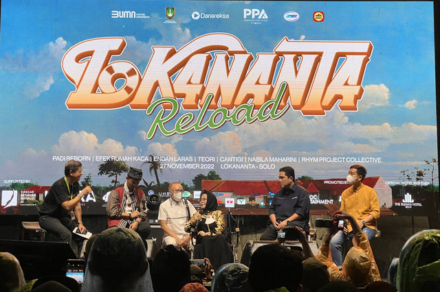 Panggung utama Lokananta Reload pada Minggu (27/11) dihadiri oleh Waljinah, Menteri BUMN Erick Thohir, dan Walikota Surakarta Gibran Rakabuming. Foto: Eko S Putra