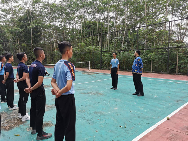 http://lapasbatang.kemenkumham.go.id/berita-utama/14-casn-lapas-batang-kembali-dapat-pembinaan-fisik-dan-mental