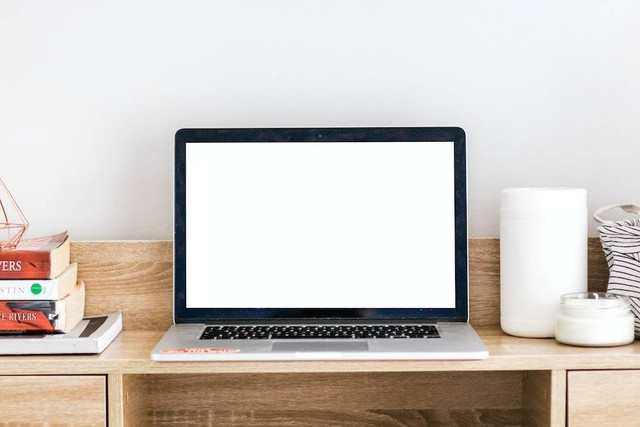 Ilustrasi laptop. Foto: Unsplash.com