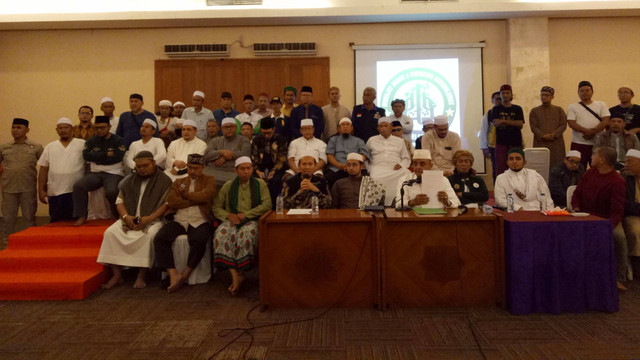 Panitia Reuni 212 saat menggelar konferensi pers terkait persiapan Reuni 212 di di Aula Masjid Agung At-Tin, TMII, Jakarta Timur, Rabu (30/11/2022). Foto: Ananta Musa/kumparan