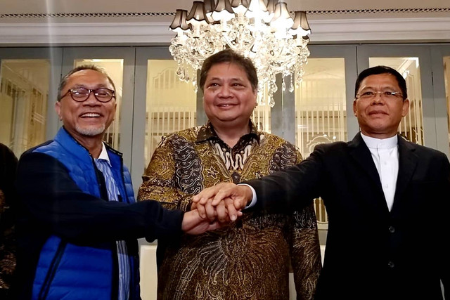 Jajaran ketua umum parpol di KIB usai acara makan malam bersama di kawasan Menteng, Jakarta Pusat, Rabu (30/11/2022). Foto: Zamachsyari/kumparan