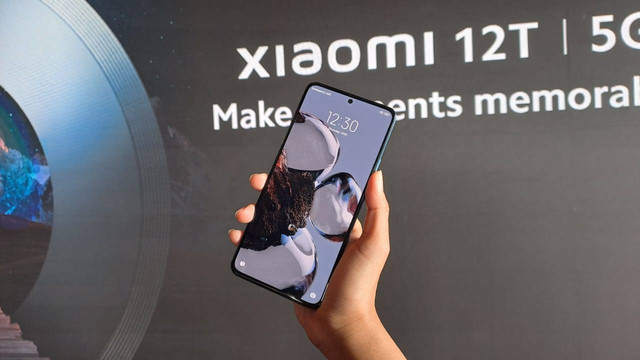 Xiaomi 12T 5G resmi meluncur di Indonesia, Kamis (1/12). Foto: Farren Sahertian/kumparan