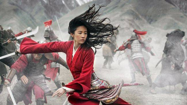 Perilaku feminisme Mulan terlihat dari perilakunya yang melawan diskriminasi serta standar sebagai perempuan, mampu melakukan peran laki-laki, menjadi pemimpin, berani mengambil resiko. (Jasin Boland/Disney Via AP)