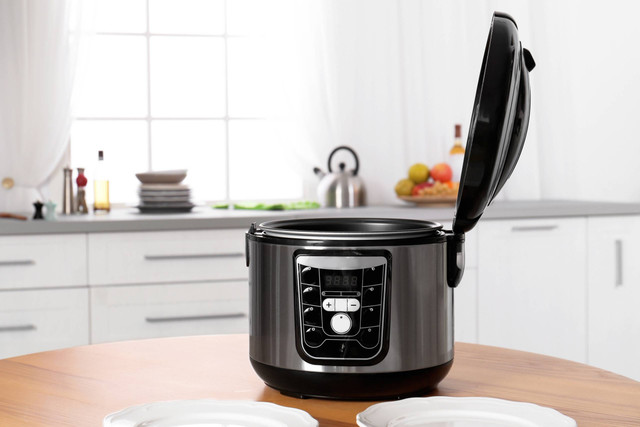 Ilustrasi rice cooker. Foto: New Africa/Shutterstock