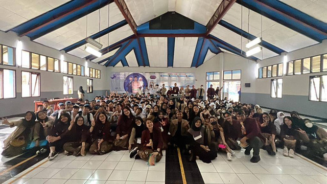 Sosialisasi Kampanye Suarakan APIK di SMKN 14 Bandung