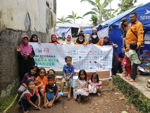 Para penyintas gempa Cianjur yang mengungsi di Kampung Sirnagalih.