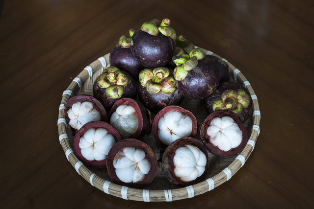 Buah manggis adalah buah tropis yang memiliki efek positif untuk kesehatan tubuh. Foto: Pexels.com 