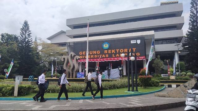 Gedung Rektorat Universitas Lampung. | Foto : Bella Sardio / Lampung Geh