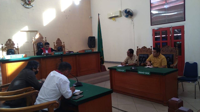 Sidang putusan permohonan praperadilan penindakan kapal tanker MT Zakira di Pengadilan Negeri Karimun. Foto: Khairul S/kepripedia.com