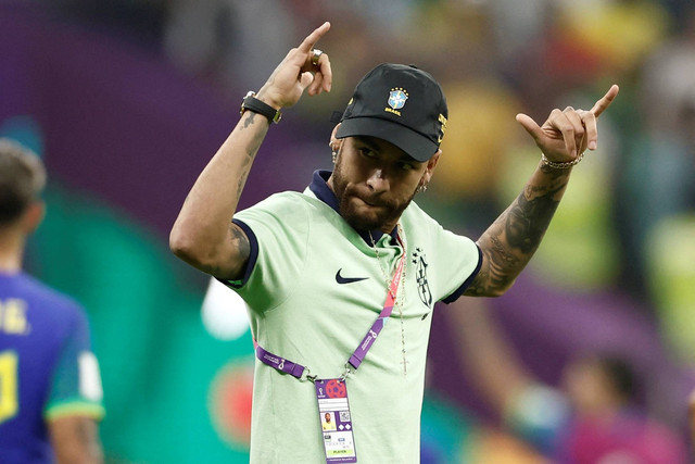 Pemain Brasil Neymar setelah pertandingan Kamerun vs Brasil pada Piala Dunia 2022 di Stadion Lusail, Lusail, Qatar, Jumat (2/12/2022). Foto: Benoit Tessier/REUTERS