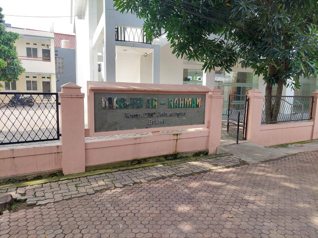 Masjid Ar Rahman, Komplek DMC, Jati Waringin, Pondok Gede, Bekasi. Tempat pemukulan imam masjid.  Foto: Andreas Gerry Tuwo/kumparan