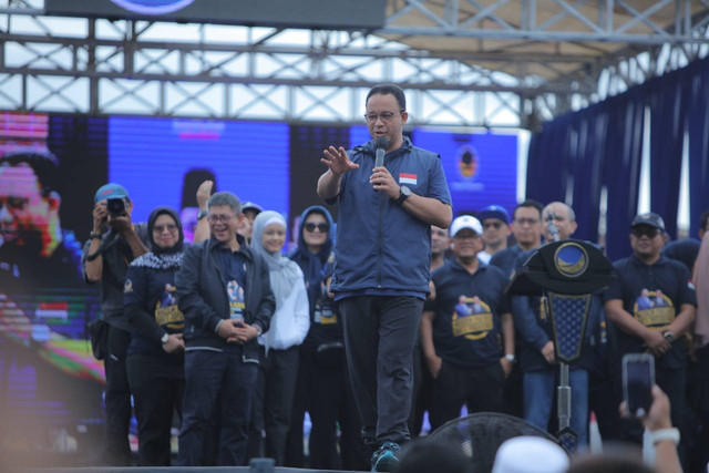 Silaturahmi akbar Anies Baswedan dan masyarakat Aceh di lapangan sepak bolak Desa Pango, Banda Aceh, Sabtu (3/12/2022). Foto: Zuhri Noviandi/kumparan
