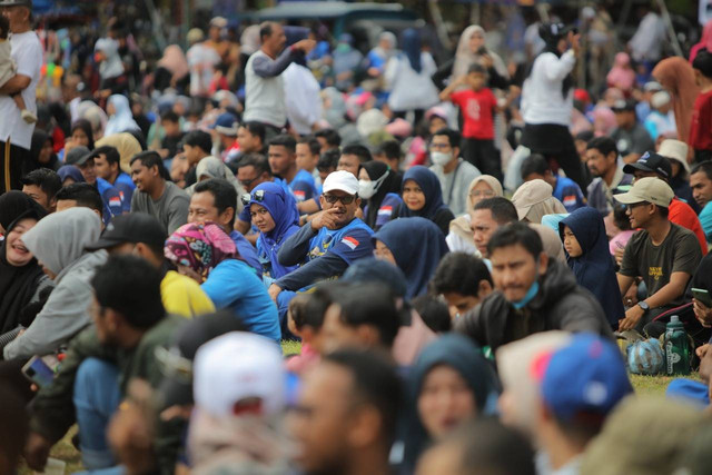 Silaturahmi akbar Anies Baswedan dan masyarakat Aceh di lapangan sepak bolak Desa Pango, Banda Aceh, Sabtu (3/12/2022). Foto: Zuhri Noviandi/kumparan