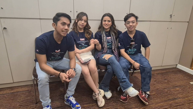 (dari kiri ke kanan) Ady Sky, Frislly Herlind, Marsha Aruan, dan Deven Christiandi Putra, pemeran film Nagih Janji Cinta saat Meet and Greet di Sleman City Hall (SCH), Minggu (4/12/2022). Foto: Sandra/Tugu Jogja