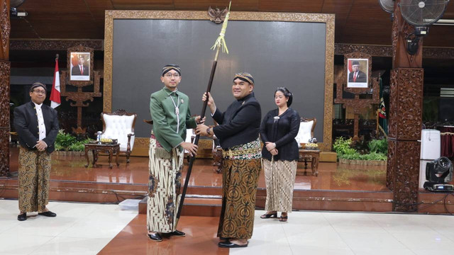 Sri Paduka Mangkunegara X, Kanjeng Gusti Pangeran Adipati Arya (KGPAA) Bhre Cakarahutomo Wira Sudjiwo, saat haeiri Kirab Pusaka dalam rangka Hari Jadi Kabupaten Blora ke-273. Sabtu (03/12/2022). (Foto: Dok Istimewa)