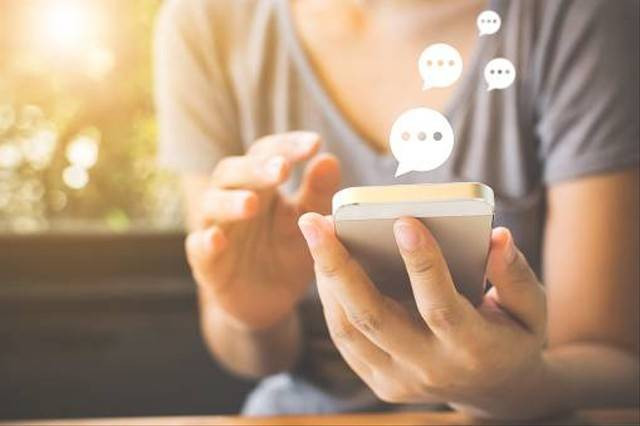 Ilustrasi cara membuat bot Telegram dengan database. Foto: Unsplash.