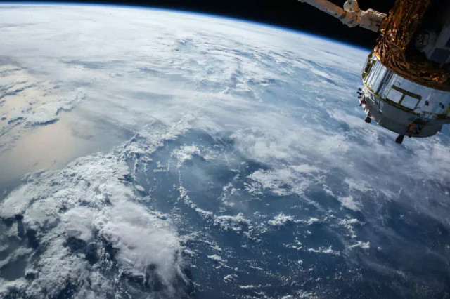https://unsplash.com/@nasa - sebutkan 4 proses evolusi bumi