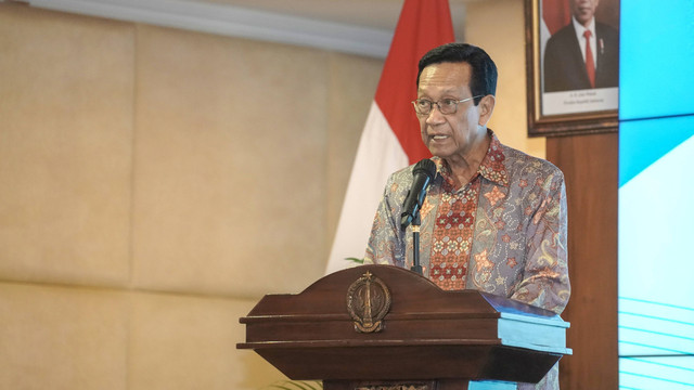 Gubernur DIY di acara penyerahan DIPA dan TKD kepada para pimpinan Satuan Kerja (Satker) selaku Kuasa Pengguna Anggaran (KPA) dan Bupati/Wali Kota se-DIY di Kompleks Kepatihan, Senin (5/12). Foto: Humas Pemda DIY