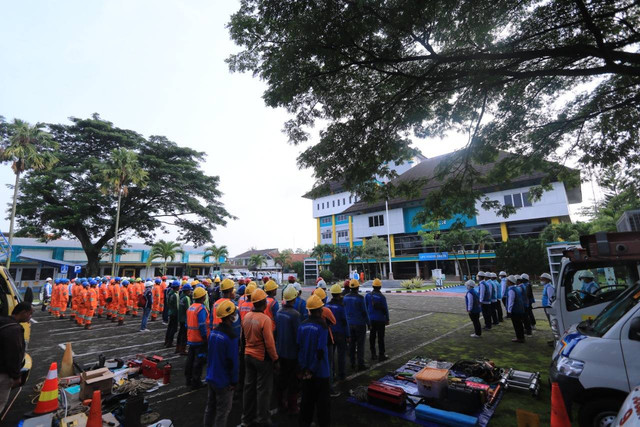 Personil PLN yang akan amankan listrik di acara pernikahan Kaesang dan Erina Gudono. Foto: istimewa 