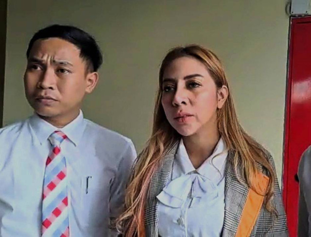 Feby Sharon saat didampingi penasihat hukumnya, Foto : Istimewa