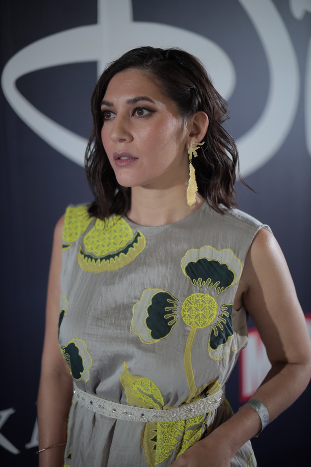 Hannah Al Rashid menghadiri Blue Carpet di Marina Bay Sands, Singapura. Foto: Dok. The Walt Disney Company