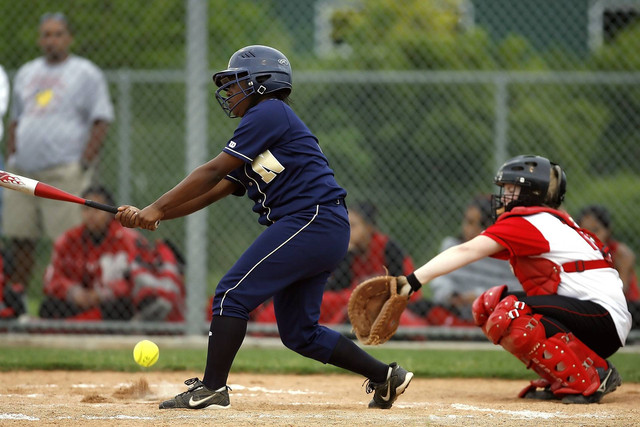 Seorang catcher berdiri di belakang. Foto: Pixabay