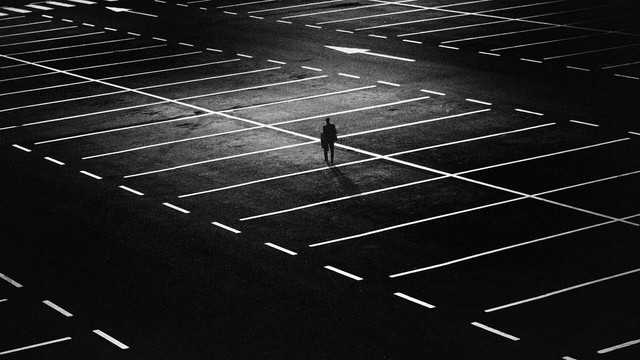 https://cdn.pixabay.com/photo/2016/06/29/22/02/parking-space-1487891_1280.jpg