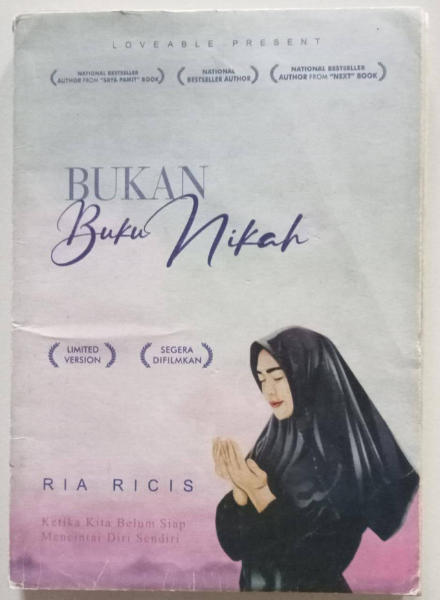 Novel Ria Ricis Resensi Novel Bukan Buku Nikah Karya Ria Ricis | kumparan.com