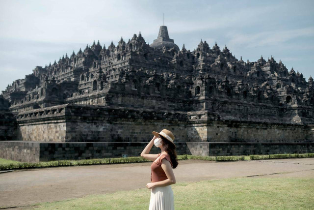 Ilustrasi wisatawan di Candi Borobudur.
Foto: Kemenparekraf RI