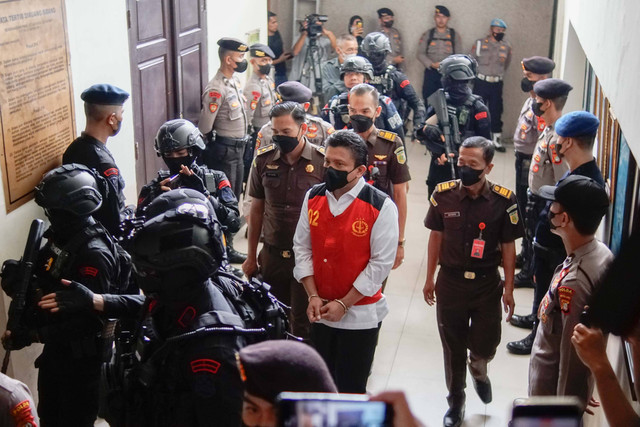 Terdakwa Ferdy Sambo tiba di Pengadilan Negeri Jakarta Selatan, Rabu (7/12/2022). Foto: Jamal Ramadhan/kumparan