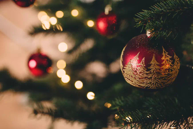 https://unsplash.com/@freestocks - kapan hari natal 2022