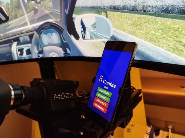 Cantas, aplikasi untuk bayar tol tanpa berhenti atau MLFF (Multi Line Free Flow).  Foto: Wendiyanto/kumparan