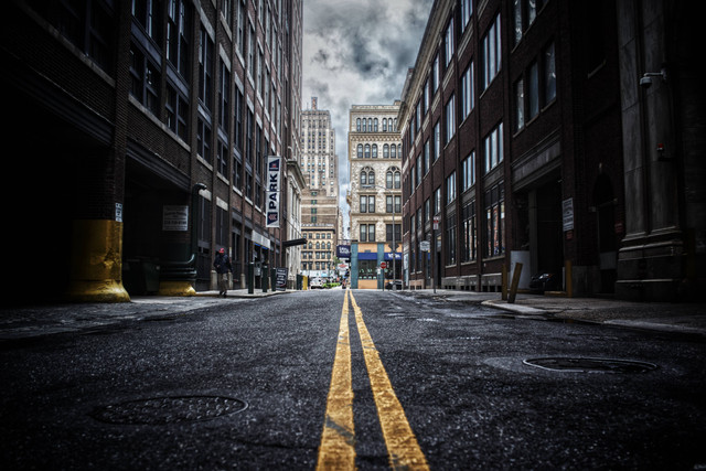 Ilustrasi Puisi Jalan Kehidupan. Foto: Unsplash/Edan Cohen.