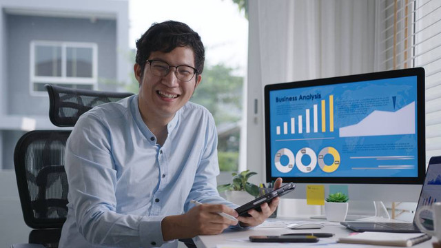 5 sektor yang diprediksi memiliki prospek paling menjanjikan dan paling dicari perusahaan. Foto: Shutterstock