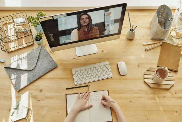 Ilustrasi cara membuat notulen rapat. Foto: Unsplash