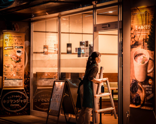 Ilustrasi kerja sampingan malam hari. Foto: Unsplash
