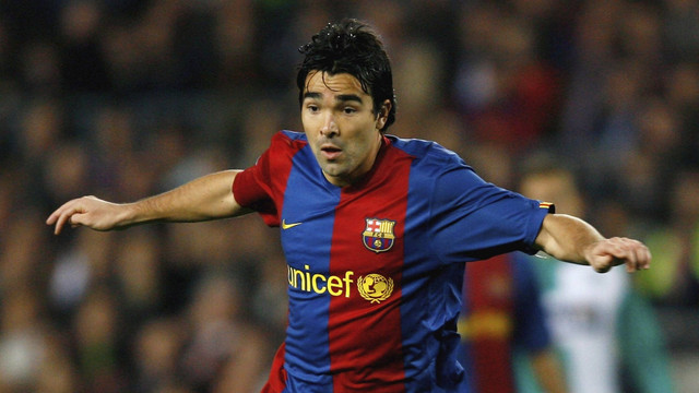 Deco saat berseragam Barcelona. Foto: Shaun Botterill/Getty Images.