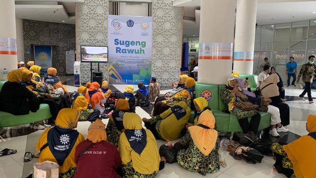 Rombongan pengajian dari Kabupaten Tegal yang ikut serta dalam menghadiri kegiatan Muktamar Muhammadiyah ke-48 (Dok. Pribadi/Muhammad Syauqi)