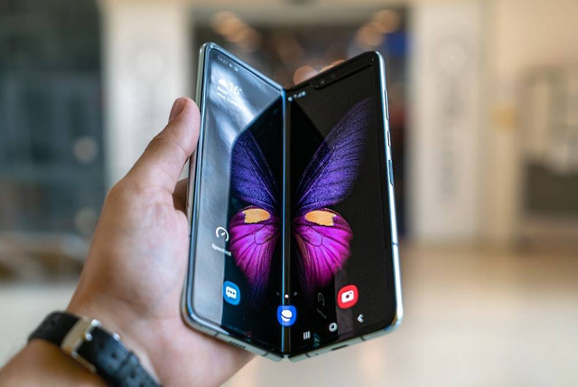 Salah satu seri Samsung yang bisa dilipat. Foto: Unsplash.com 