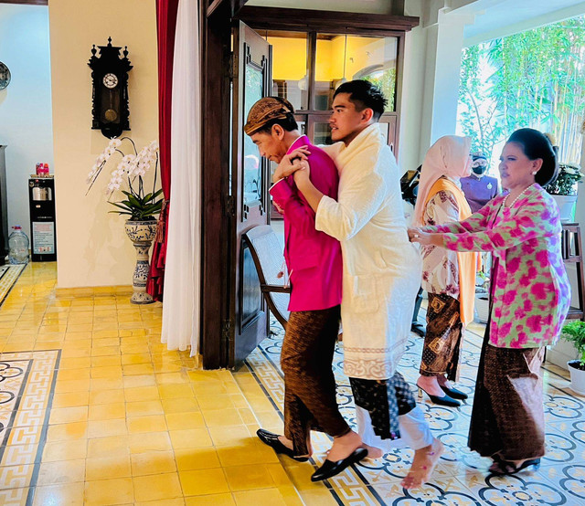 Acara siraman Kaesang Pangarep di kediaman Jokowi di Solo, Jumat (9/12). Foto: Dok. Istimewa