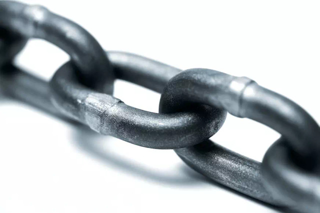 https://unsplash.com/@edge2edgemedia - tali dari cincin yang berkaitan