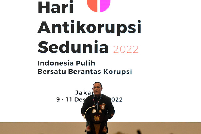 Ketua Komisi Pemberantasan Korupsi (KPK) Firli Bahuri menyampaikan sambutan saat peringatan Hari Antikorupsi Sedunia (Hakordia) 2022 di Jakarta, Jumat (9/12/2022). Foto: Hafidz Mubarak A/ANTARA FOTO