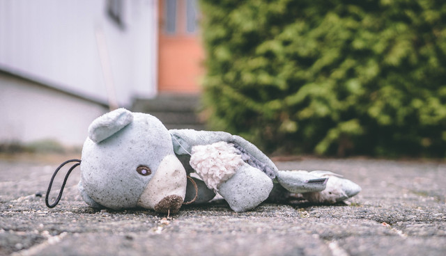 Ilustrasi Kata-Kata Sedih Ditinggal Pacar Selingkuh. Foto: Unsplash/Trym Nilsen.