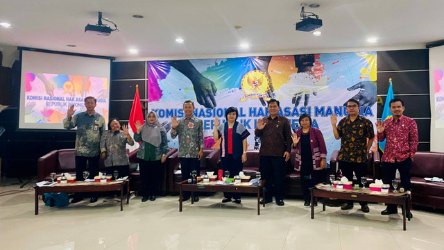 Konferensi pers Hari Peringatan Hak Asasi Manusia Sedunia di Komnas HAM, Sabtu (10/12/2022). Foto: Aliyya Bunga/kumparan
