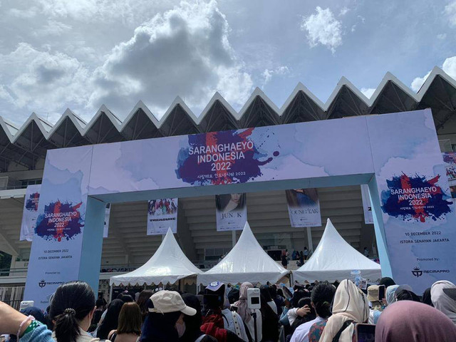Suasana lokasi konser saranghaeyo Indonesia di Istora Senayan Jakarta. Foto: Mutiara Oktaviana/kumparan